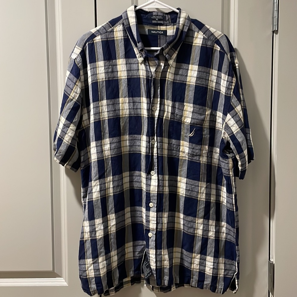 Nautica Men’s Short Sleeve Blue Plaid Button Up Shirt Gently Worn Size XL Linen